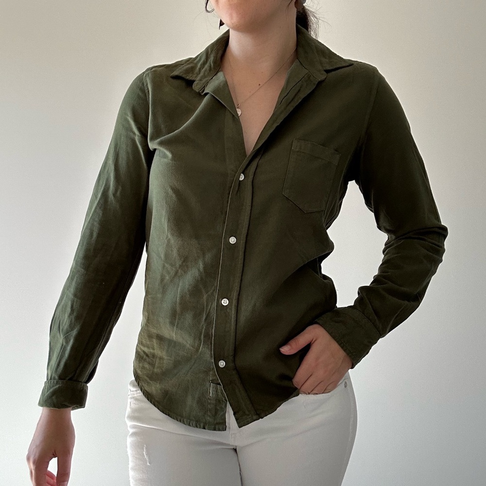 Frank & Eileen Button down top
